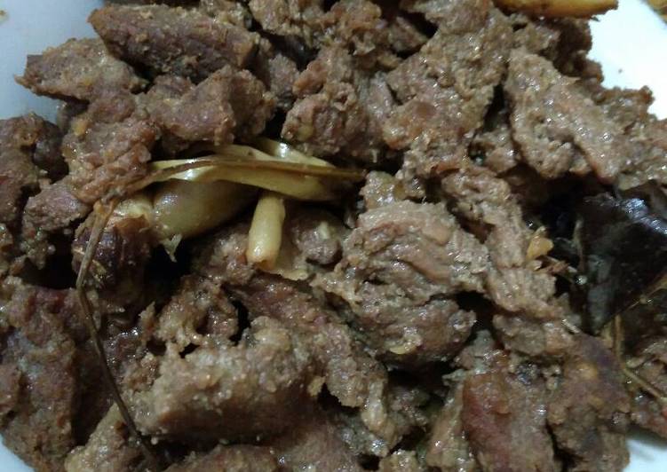 Lapis daging sapi
