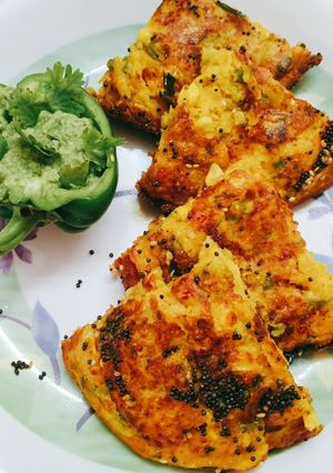 મગ દાળ મિક્સ વેજીટેબલ હાંડવો (handvo recipe in gujarati) રેસીપી મુખ્ય ફોટો