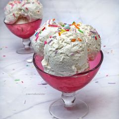 A picture of Vanilla ice cream.