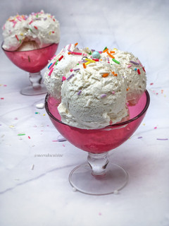A picture of Vanilla ice cream.