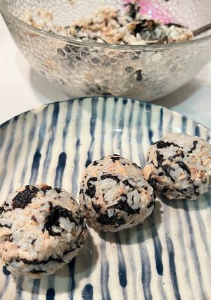 Foto resep Tuna Mayo Jumeokbap (참치 마요 주먹밥)