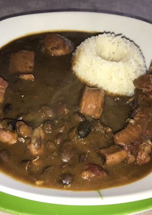 Una foto de Feijoada brasileira a mi modo