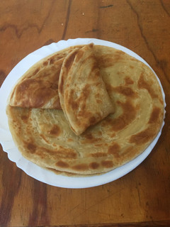 A picture of Chapatis.