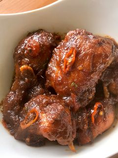 A picture of Sweet Soy Sauce Chicken.