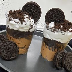 A picture of Oreo Dessert 😋😋.
