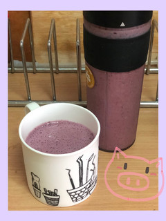 多用途莓果香蕉牛奶/泥 簡單早餐 健康減脂 的食譜成品照片