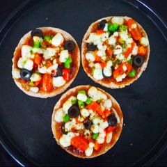 A picture of Multigrain Mini Pizzas.