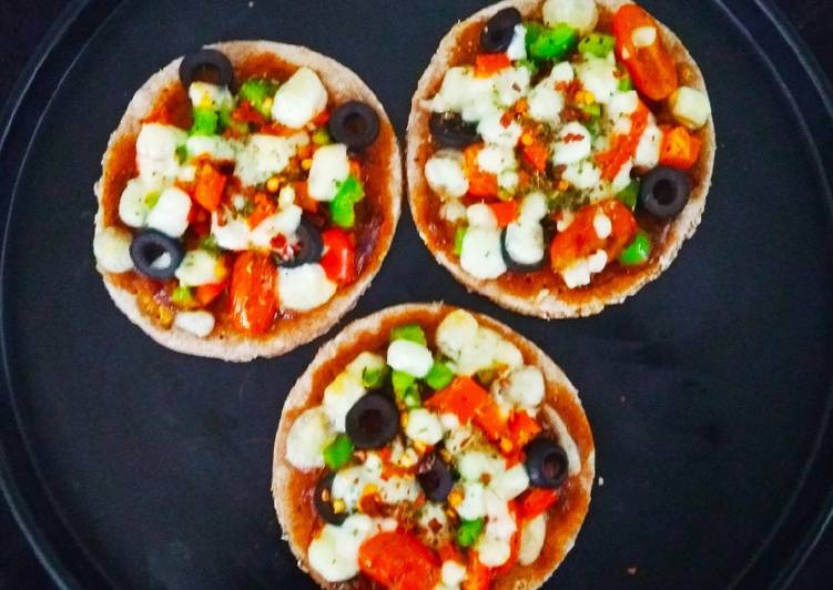 Steps to Make Speedy Multigrain Mini Pizzas