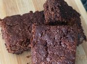 Una foto de brownies keto