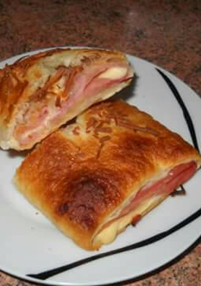 Una foto de Napolitanas saladas (jamón york y queso)