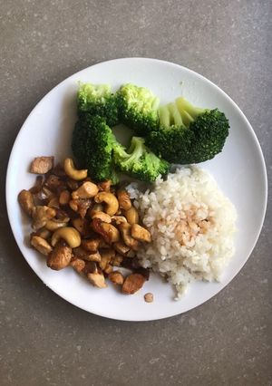 Une photo de Poulet aux noix de cajou