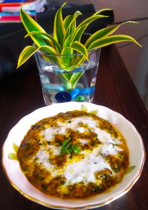 A picture of Methi matar malai.