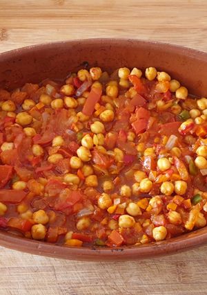 Una foto de Garbanzos al horno con verduras