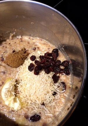 A picture of Pinky's Porridge Hot, Pinky's Porridge Cold.