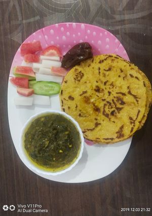 A picture of Sarson ka Saag and Makki di Roti.