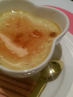 草莓醬煉乳布丁(非常的簡單) 的食譜成品照片