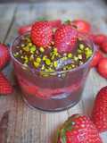 Coppetta con fragole e crema al cioccolato fit