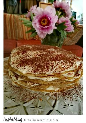 Tiramisu palacsintatorta recept fotója