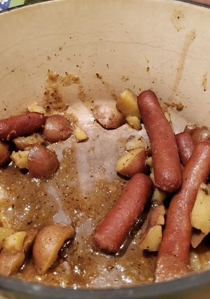 A picture of Beer sausage taters.
