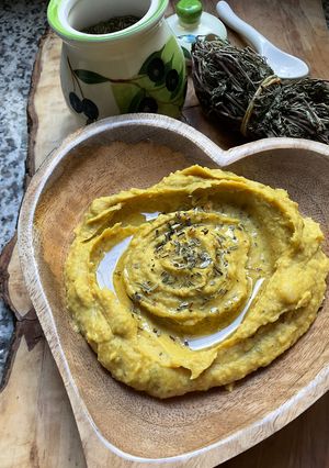Une photo de 🪹☘️Houmous aux 🍂🍁herbes de 🪵🐝Provence 🌿🌱🍃