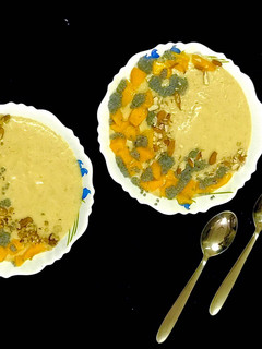 A picture of Mango Oats Smoothie Bowl.