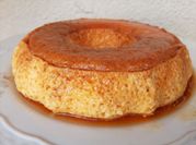 Una foto de flan de leche condensada