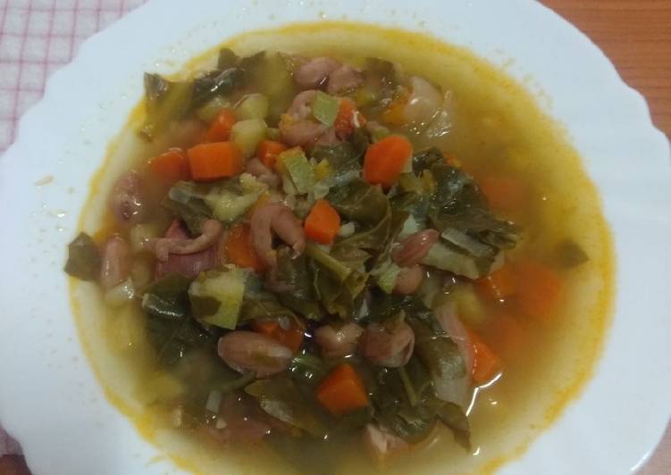 Potaje de acelgas, judías pintas y verduras en olla presión