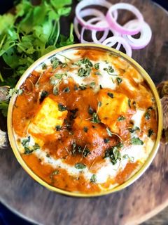 A picture of Shahi paneer.
