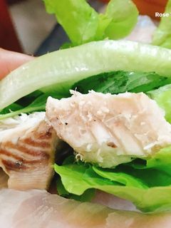Hình của món Cá Ngừ Hấp Cuốn Bánh Tráng.