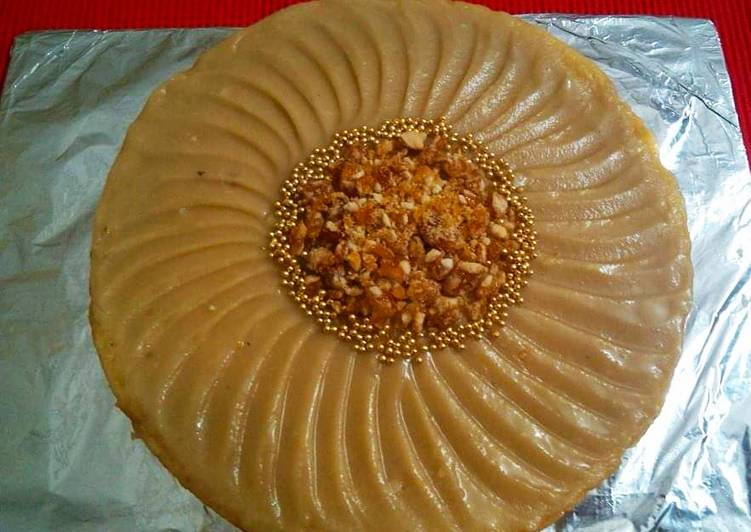 Sponge caramel icing