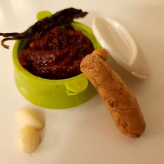 A picture of Schezwan sauce.
