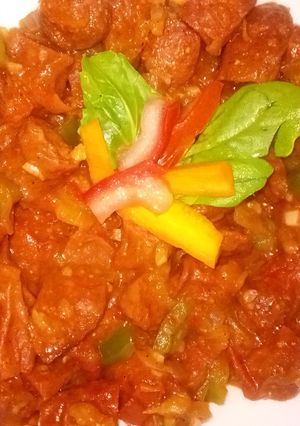 صورة لوصفة هوت دوغ مع الخضار (نقانق)
