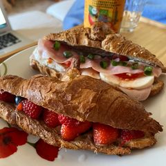 A picture of Filled croissants.