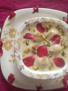 અંગુર રબડી (Angoor Rabdi Recipe In Gujarati) રેસીપી મુખ્ય ફોટો