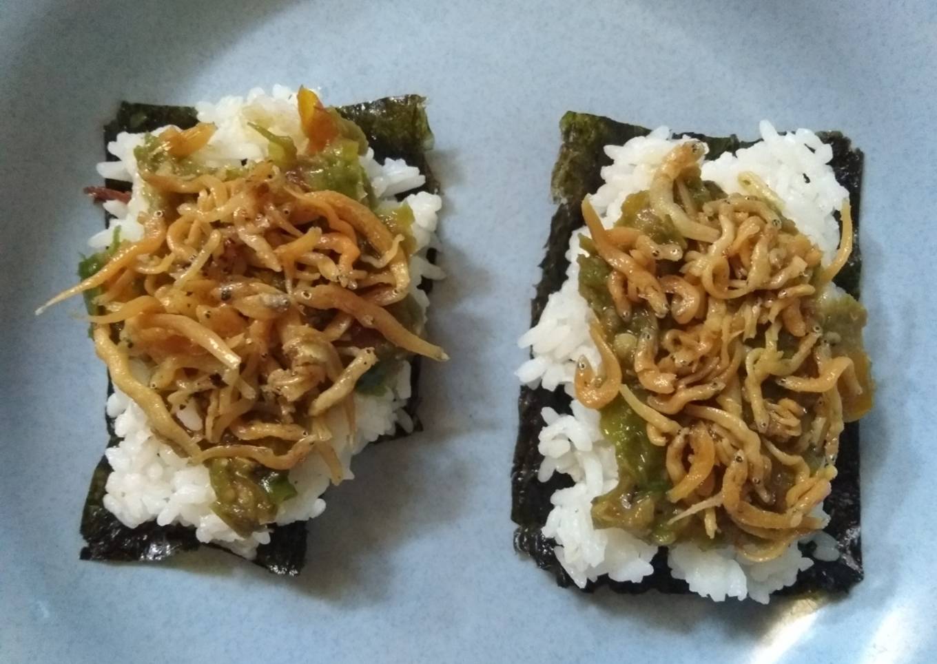 Pizza Nasi (With Nori, sambel ijo & teri)