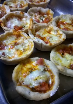 Una foto de PIZZALETAS..(tartas de pizza)
