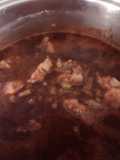 Carne de puerco en pasilla con nopales
