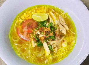 Foto resep Resep soto ayam bening kuning ala mamicay