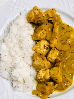 Una foto de Pollo al curry con leche de coco