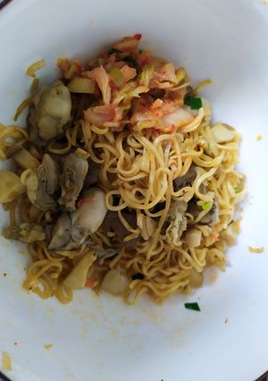 Hình của món Mì gói xào hàu.