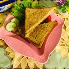A picture of Potato egg sandwich.