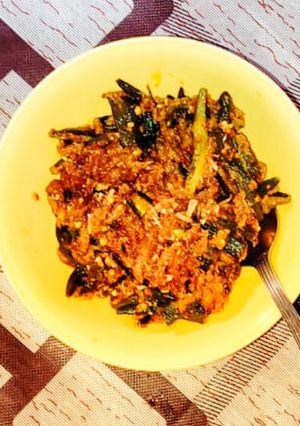 ढाबा स्टाईल मसाला भेंडी (Dhaba Style Masala Bhendi Recipe In Marathi) रेसिपी चे मुख्य फोटो 