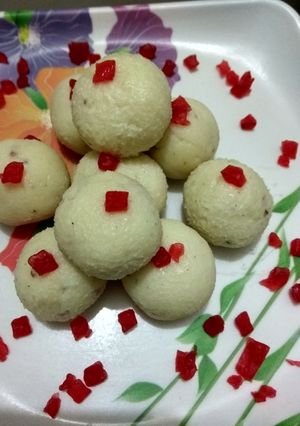 A picture of Milk powder ladoo.