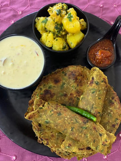 દુધી ના થેપલા (Dudhi Thepla Recipe In Gujarati) રેસીપી મુખ્ય ફોટો