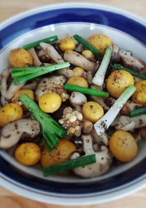 Hình của món TRỨNG GÀ NON xào nấm.