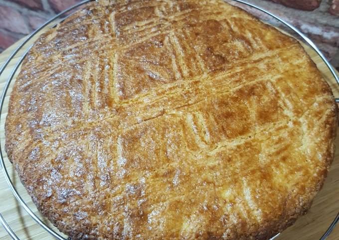 Galette charentaise