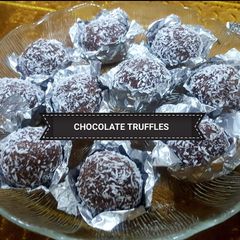 Chocolate coconut truffles 🍫🍬 A picture of Chocolate coconut truffles 🍫🍬.