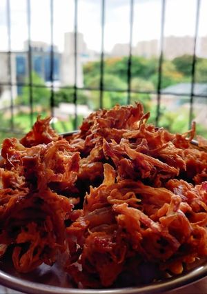 A picture of Onion Fritters.