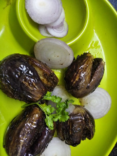 भरवा बैंगन (bharwa baingan recipe in Hindi) रेसिपी मुख्य फोटो