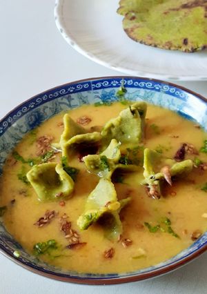 A picture of Sorgum flour dal ke dulha.